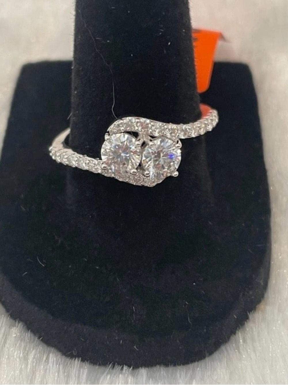 Women’s size 9, rhodium plated over 925 silver 0.88ctw Moissanite ring
